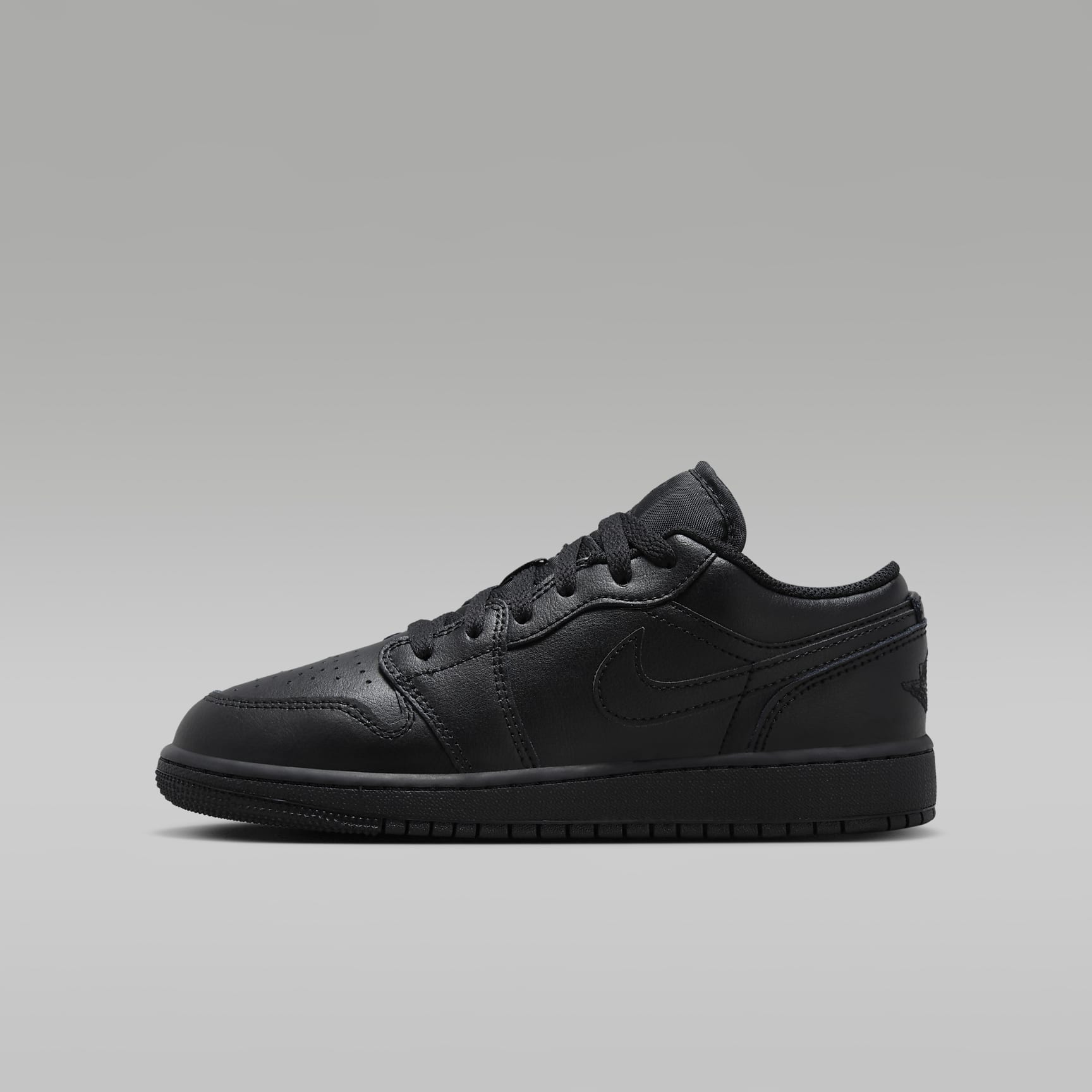 Air Jordan 1 Low Older Kids' Shoes. Nike CH